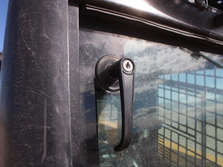 john-deere-325-image-55