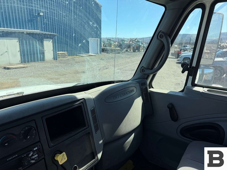 2007-international-durastar-4300-image-38