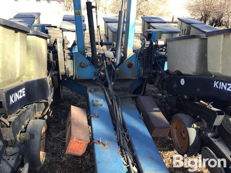 2000-kinze-2000-image-11