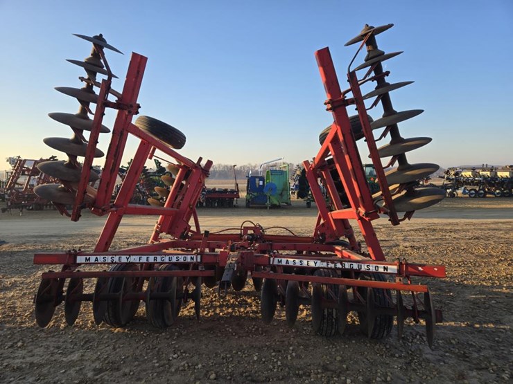 massey-ferguson-620-image-8