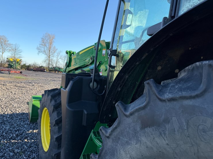 2017-john-deere-6120m-image-23