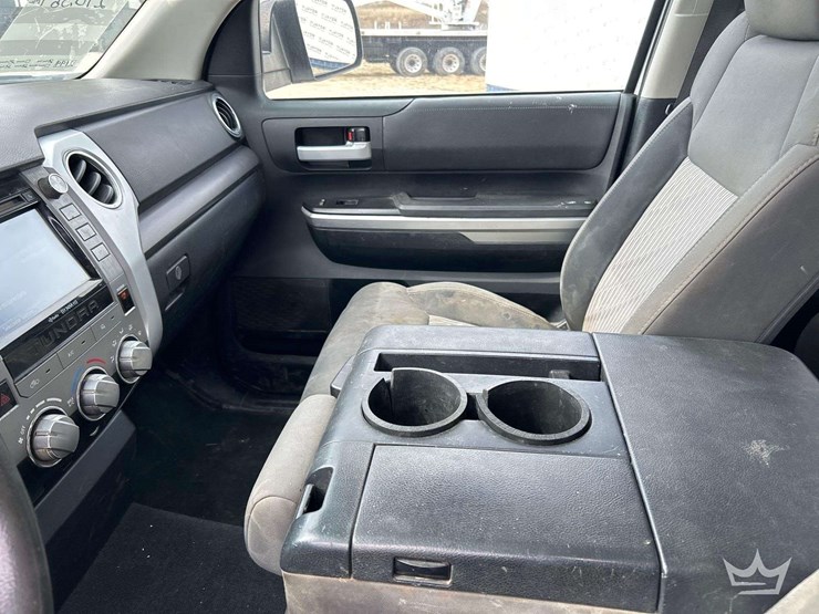 2014-toyota-tundra-image-18