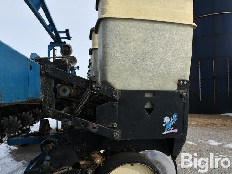 kinze-2600-image-16