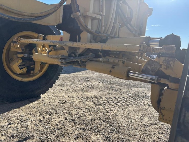 caterpillar-143h-image-25