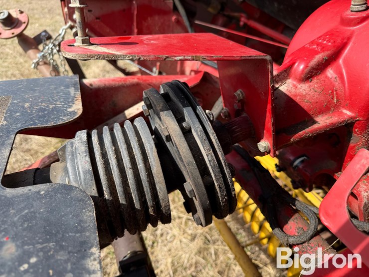 2004-new-holland-br780-image-14