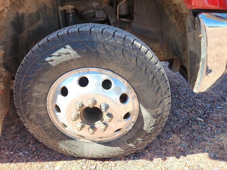 2018-ram-3500-laramie-image-14