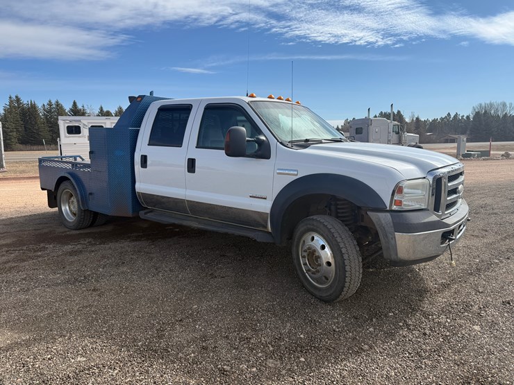 2006-ford-f550-image-44