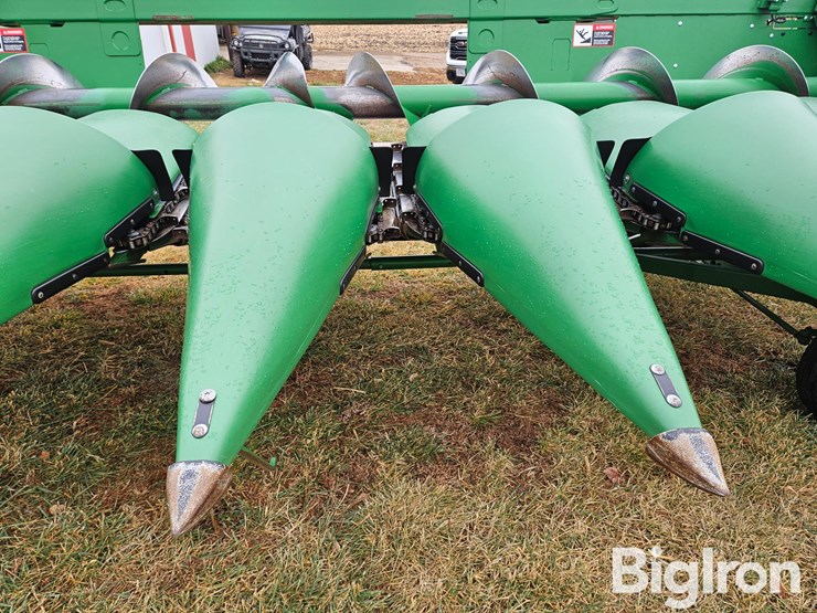 2016-john-deere-608c-image-19