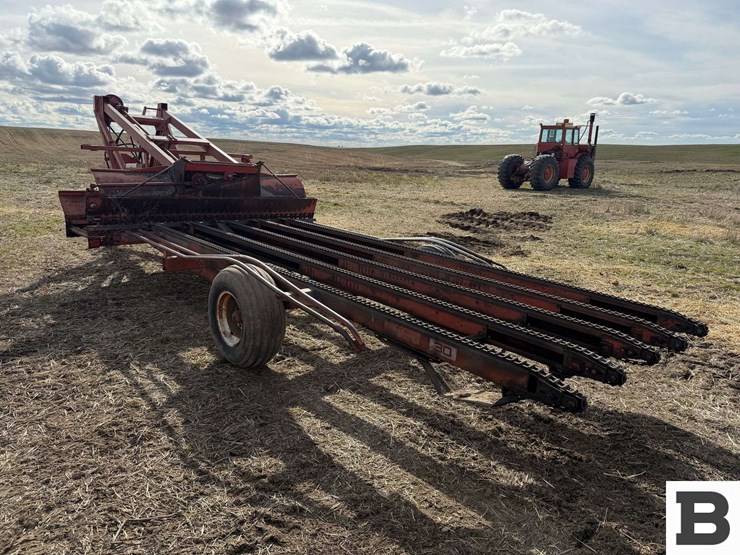 hesston-38-bale-feeder---davenport,-wa-image-2