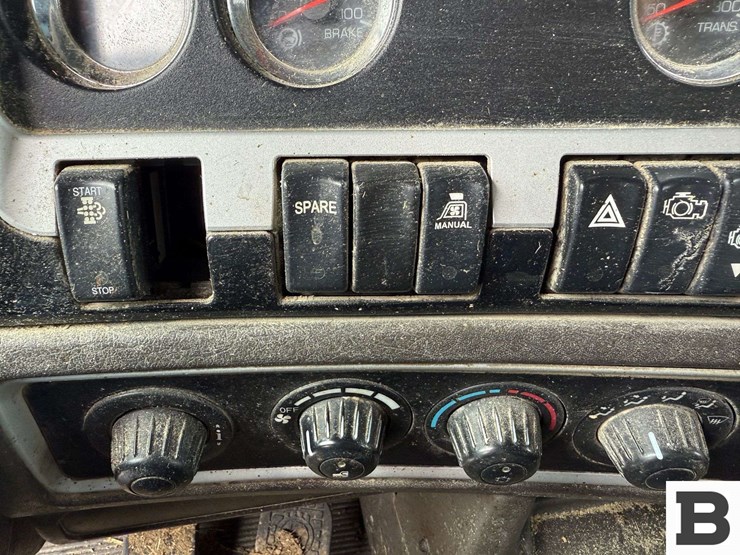 2013-kenworth-t800-image-82