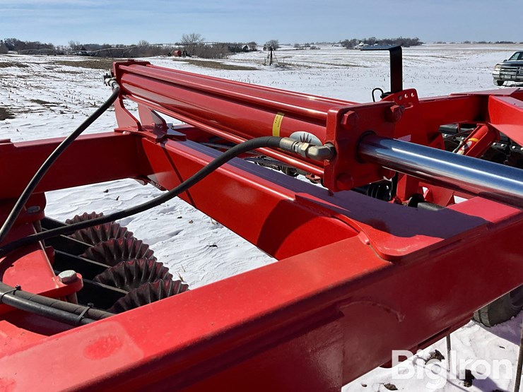 2018-kuhn-krause-interceptor-8050-image-15
