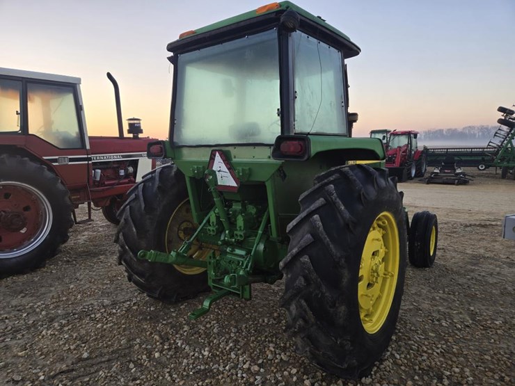 john-deere-4230-image-10