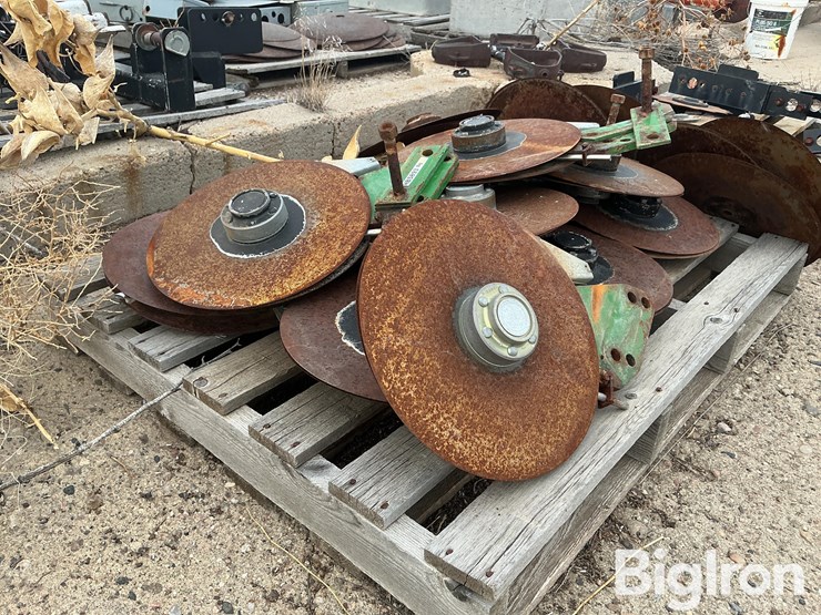 john-deere-12-image-1