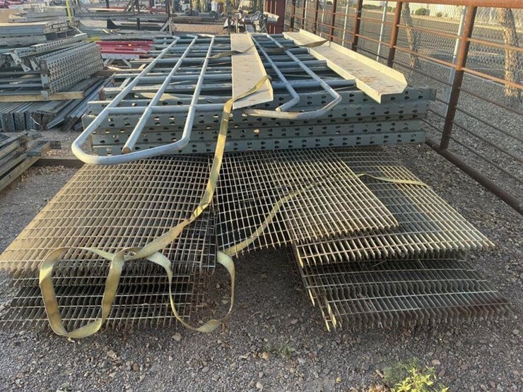 large-mezzanine-platform-image-3