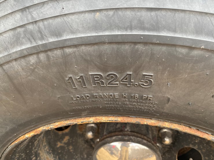 #1152-•-1994-white-gmc-tandem-axle-semi-(has-wi-title)-(non-runner)-(shawano,-wi)-image-11