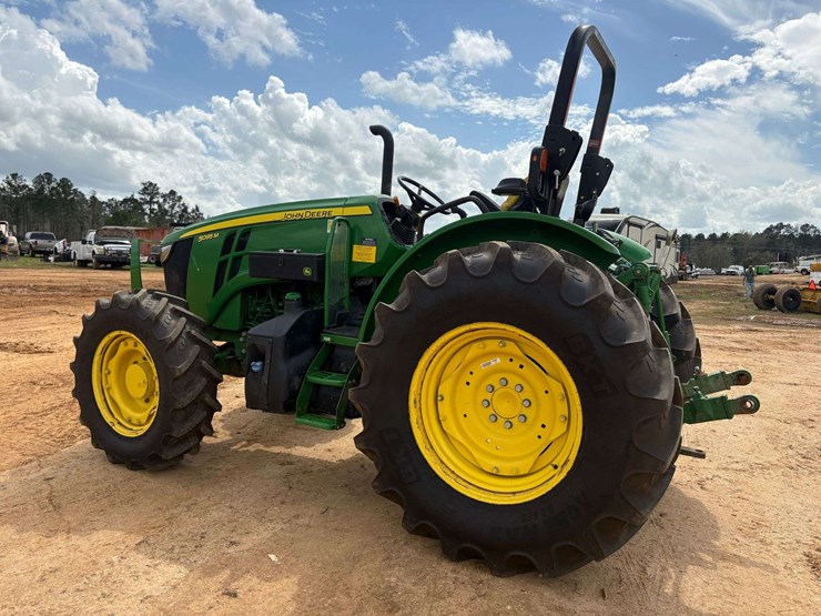 2024-john-deere-5095m-image-2