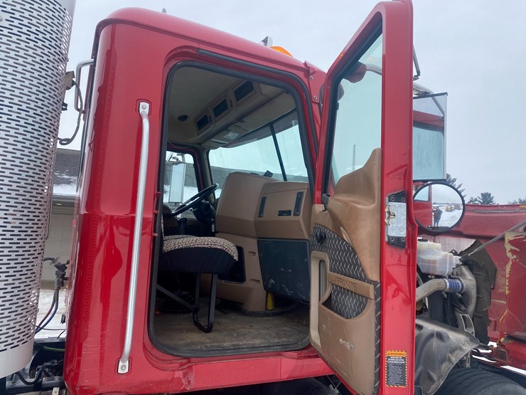 #1145-•-2009-mack-gu713-semi-tractor-(has-wi-title)-(mosinee,-wi)-image-129