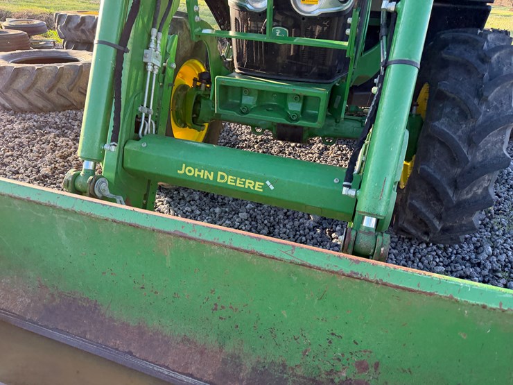 2017-john-deere-6120m-image-35