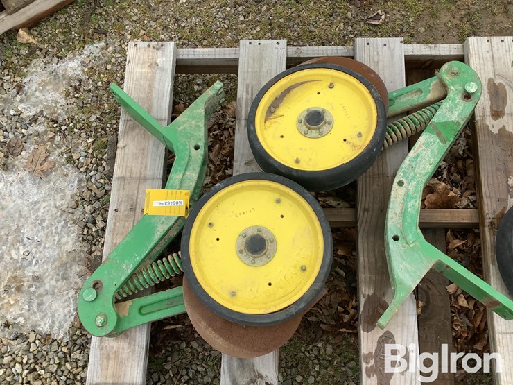 john-deere-1775-image-11