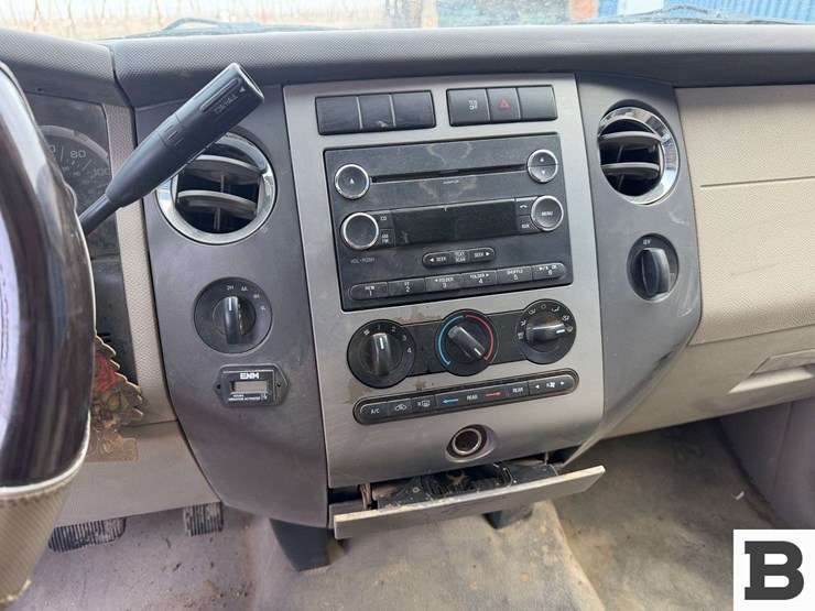 2012-ford-expedition-image-18