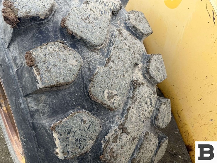 2001-komatsu-wa380-3-image-82