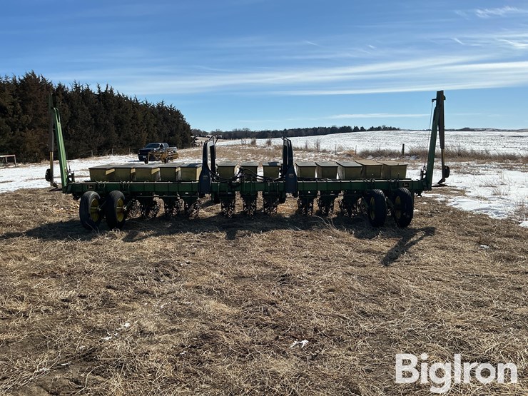 john-deere-7100-image-2