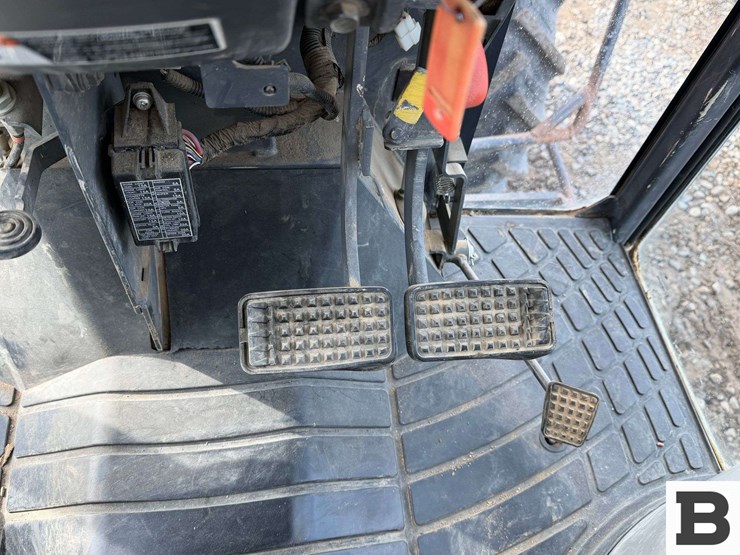 2014-kubota-m8540hd-image-30