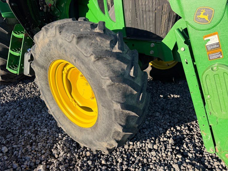 2017-john-deere-6120m-image-9