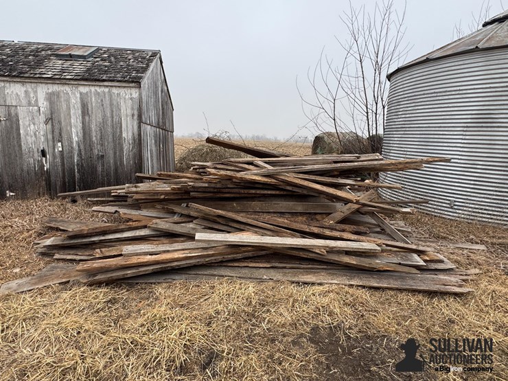 pile-of-dimensional-lumber-image-2