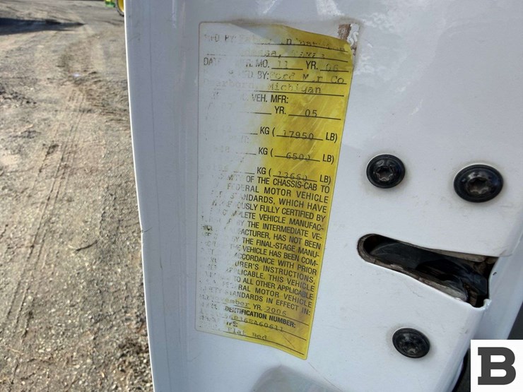 2006-ford-f550-image-35