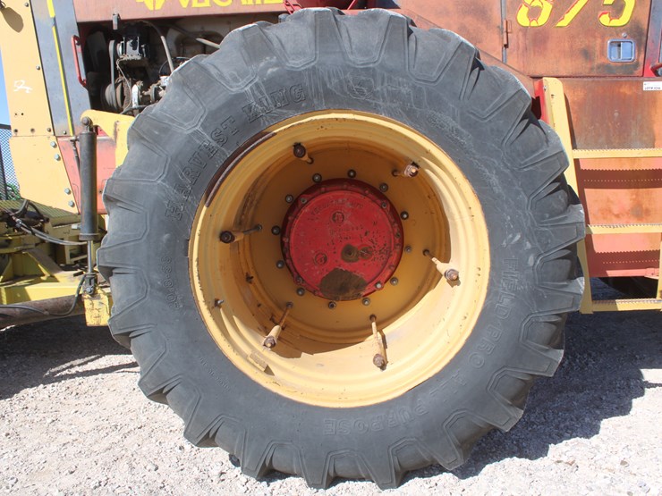 1980-versatile-875-image-24