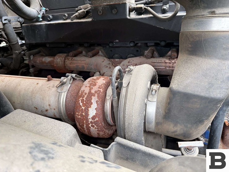 2001-volvo-vnl-tractor-truck---albany,-or-image-41