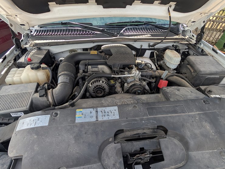 2004-chevrolet-2500-image-18