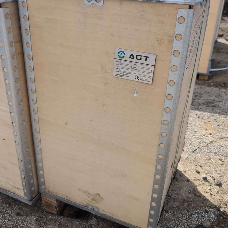 (1) AGT HRF3415 - 12V portable, commercial-grade diesel fuel transfer pump with a 49-ft (15-meter) retractable hose reel