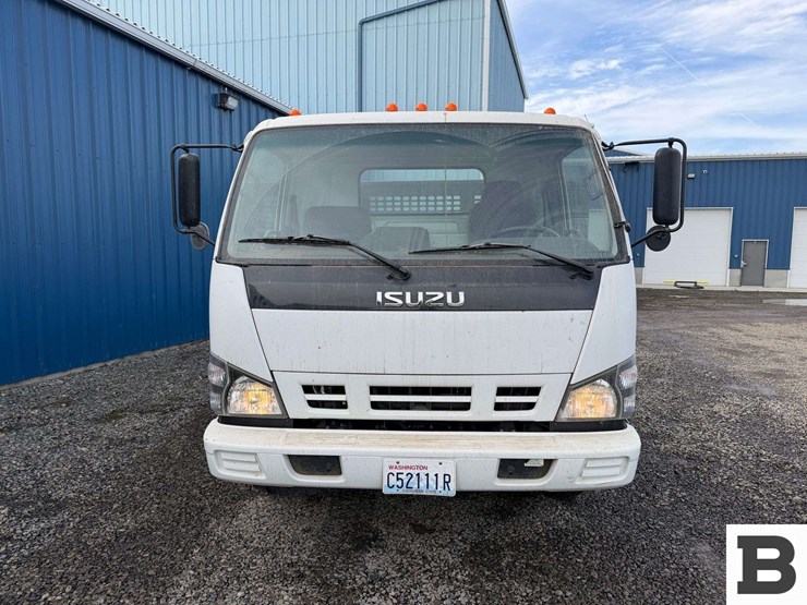 2007-isuzu-npr-image-10