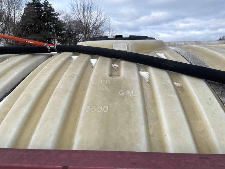 #1062-•-miller-pro-60'-sprayer-(somerset,-wi)-image-28