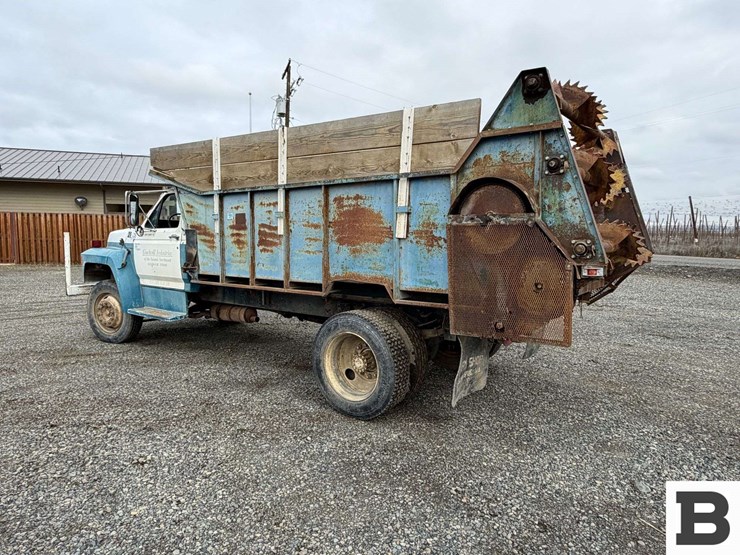 1990-ford-f700-image-3