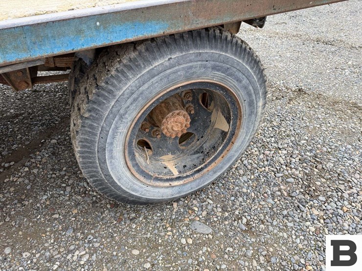 1990-ford-f700-image-11