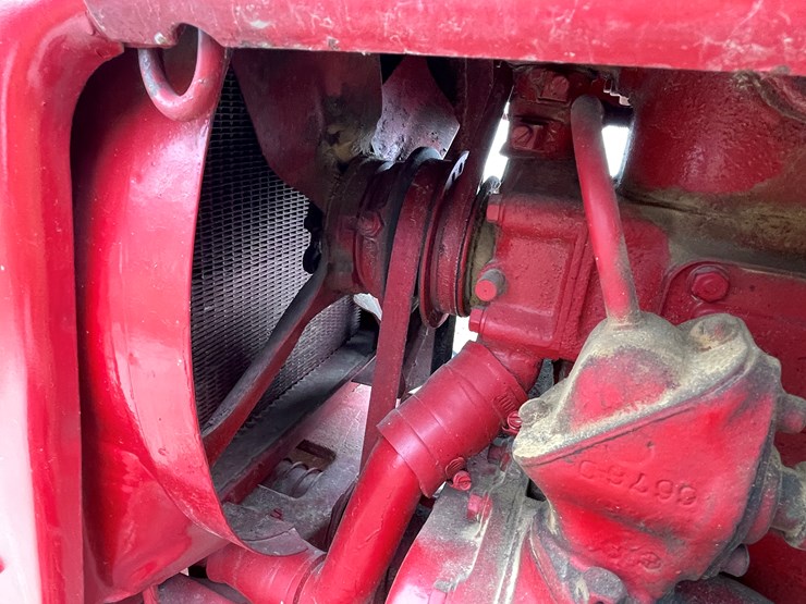 #3206-•-farmall-h-tractor-image-13