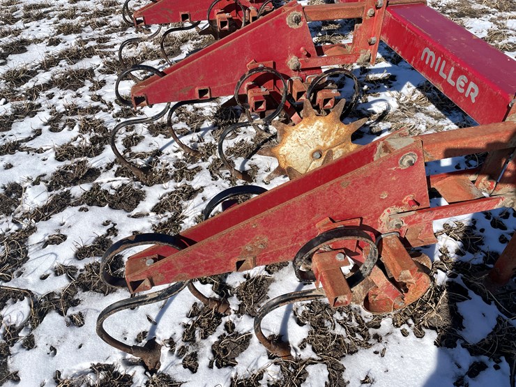 #3263-•-miller-(4)-row-cultivator-image-8