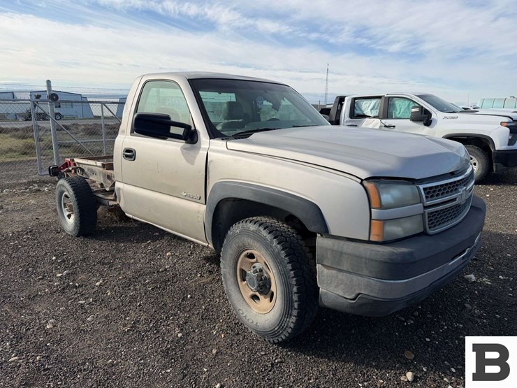 2005-chevrolet-silverado-3500-image-5