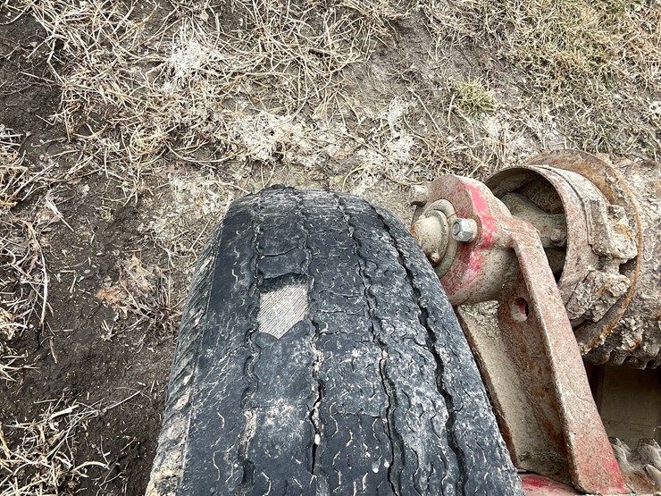 #3438-•-brillion-sure-stand-seeder-image-23