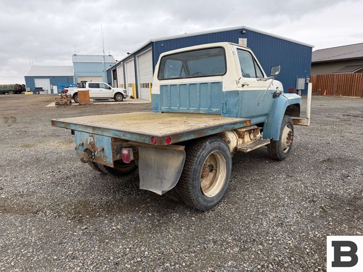 1990-ford-f700-image-5