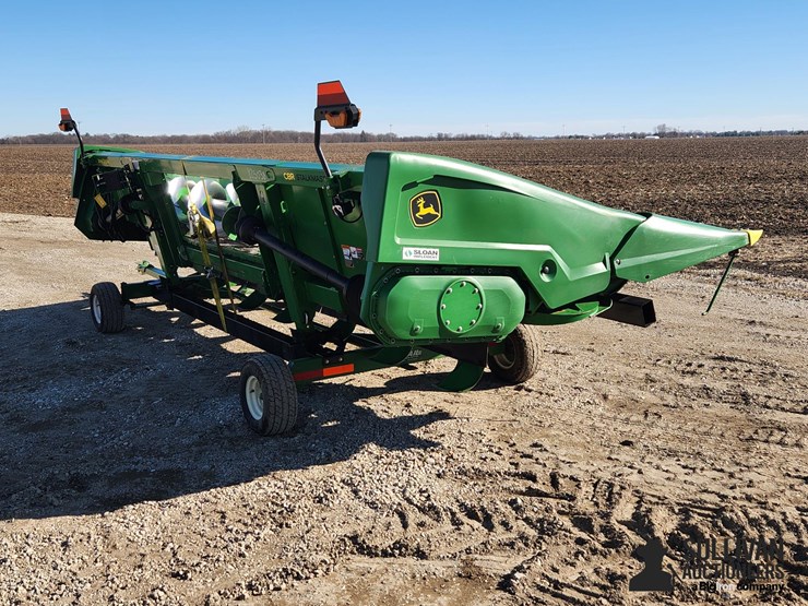 2022-john-deere-c8r-image-5