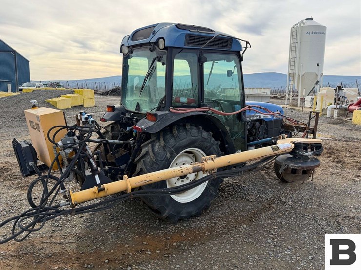 2008-new-holland-tn85fa-image-5