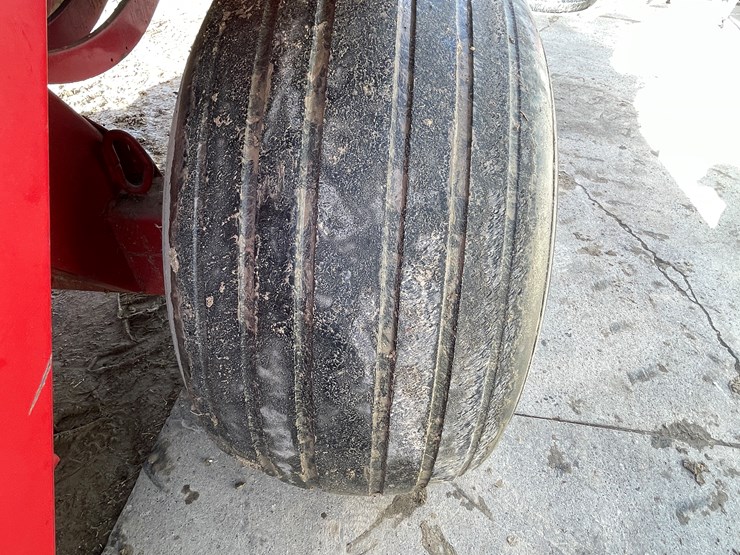 #3200-•-case-8575-square-baler-image-42