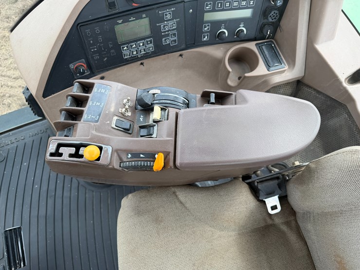 2001-john-deere-8310-image-52