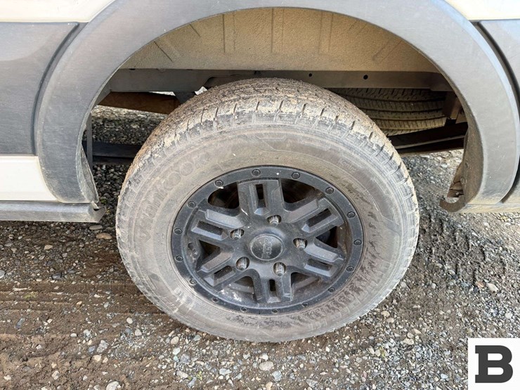 2015-ford-transit-image-6