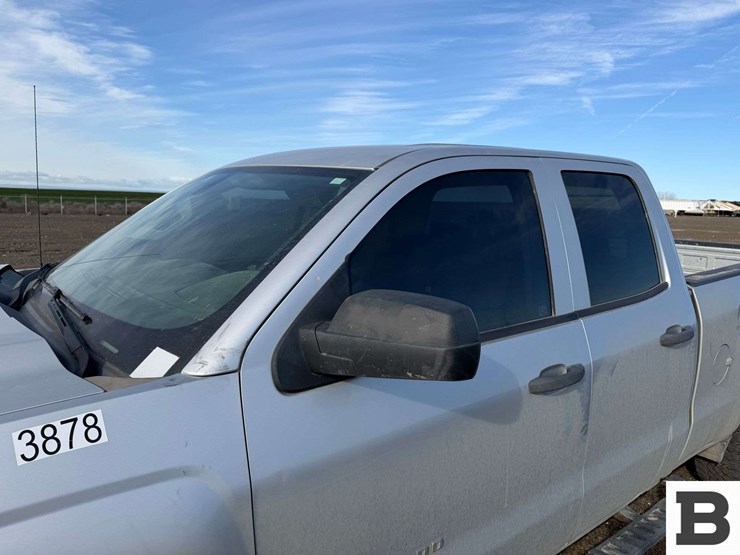 2018-chevrolet-silverado-1500-image-12