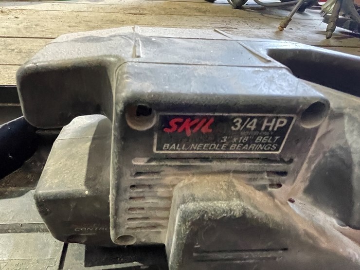 #7210-•-(2)-corded-tools-image-12